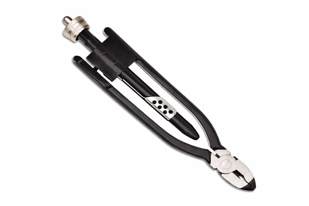 Manual ceiling wire twister creates uniform twists on hanger wire